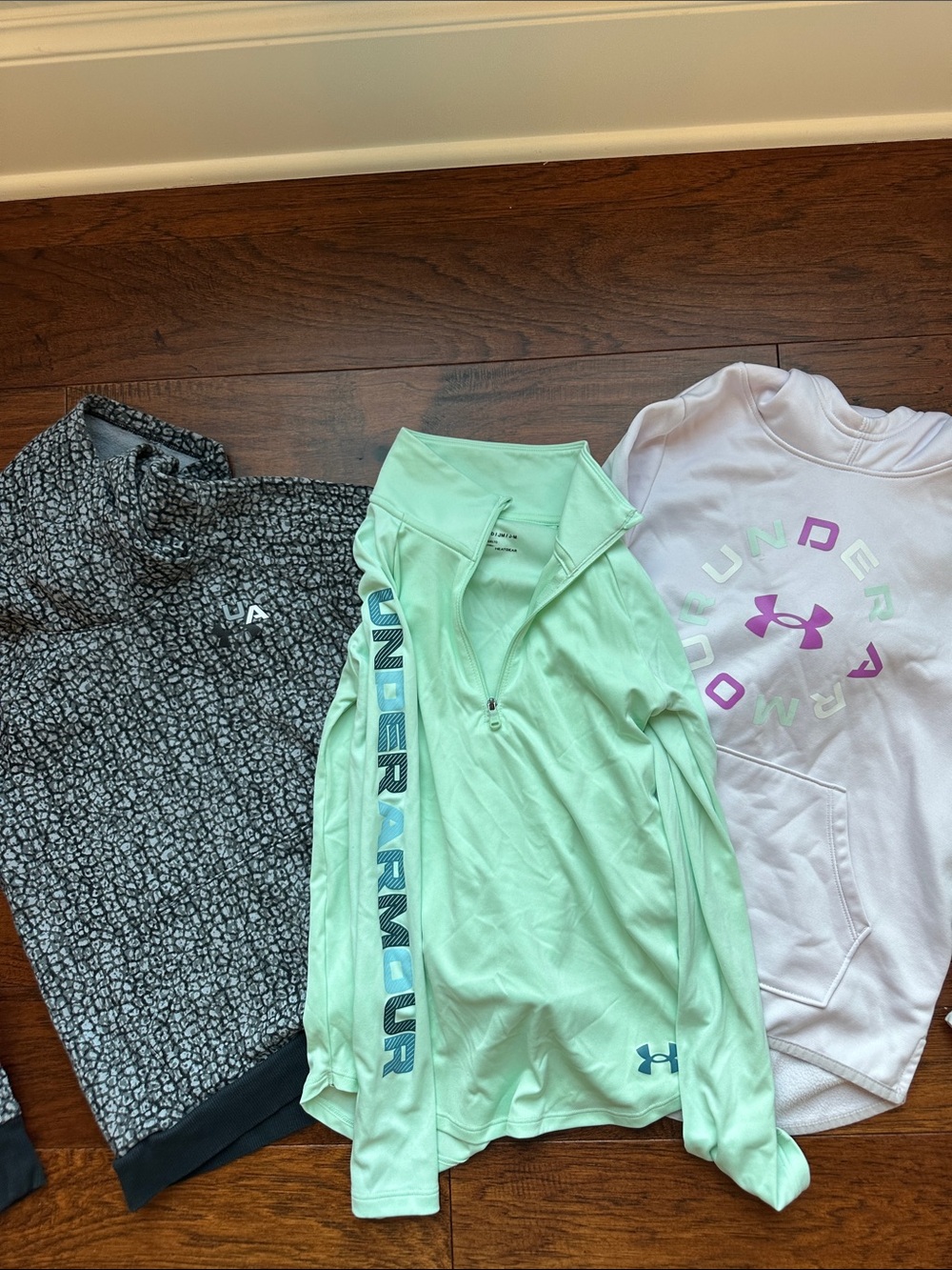 Under Armour Girls Sweatshirt and q zip set
